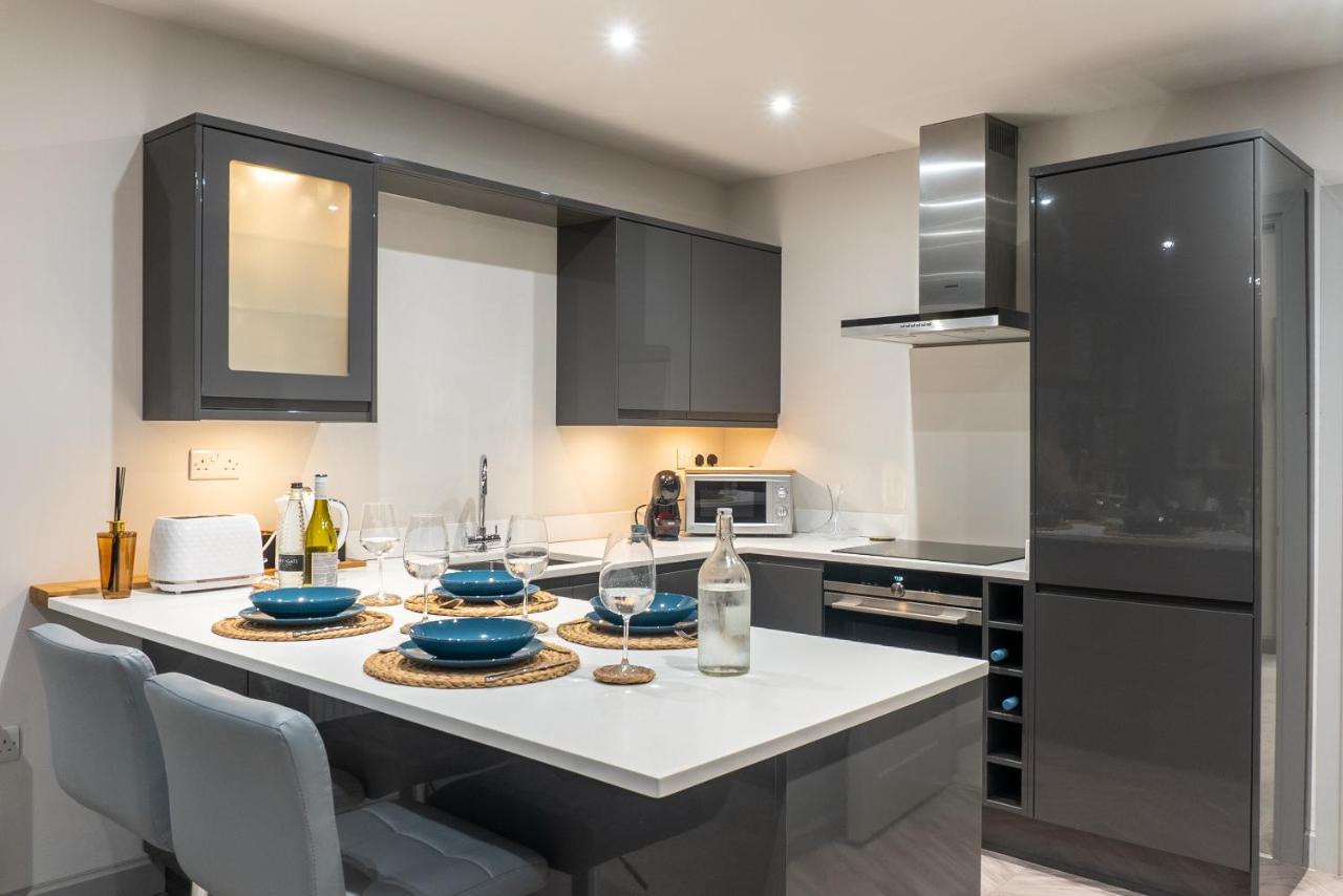 Spring Mount Huge Luxury Full Apartment- Harrogate Centre-Two Extremely Comfy Kingsize Bedrooms-Fully Equipped Modern Kitchen-Cosy Living Room With Huge Tv Esterno foto