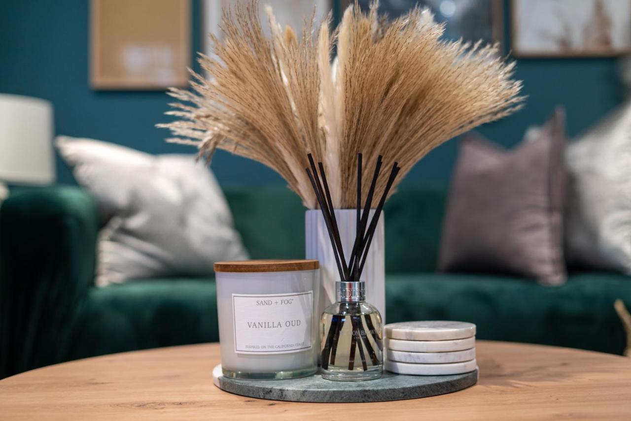 Spring Mount Huge Luxury Full Apartment- Harrogate Centre-Two Extremely Comfy Kingsize Bedrooms-Fully Equipped Modern Kitchen-Cosy Living Room With Huge Tv Esterno foto