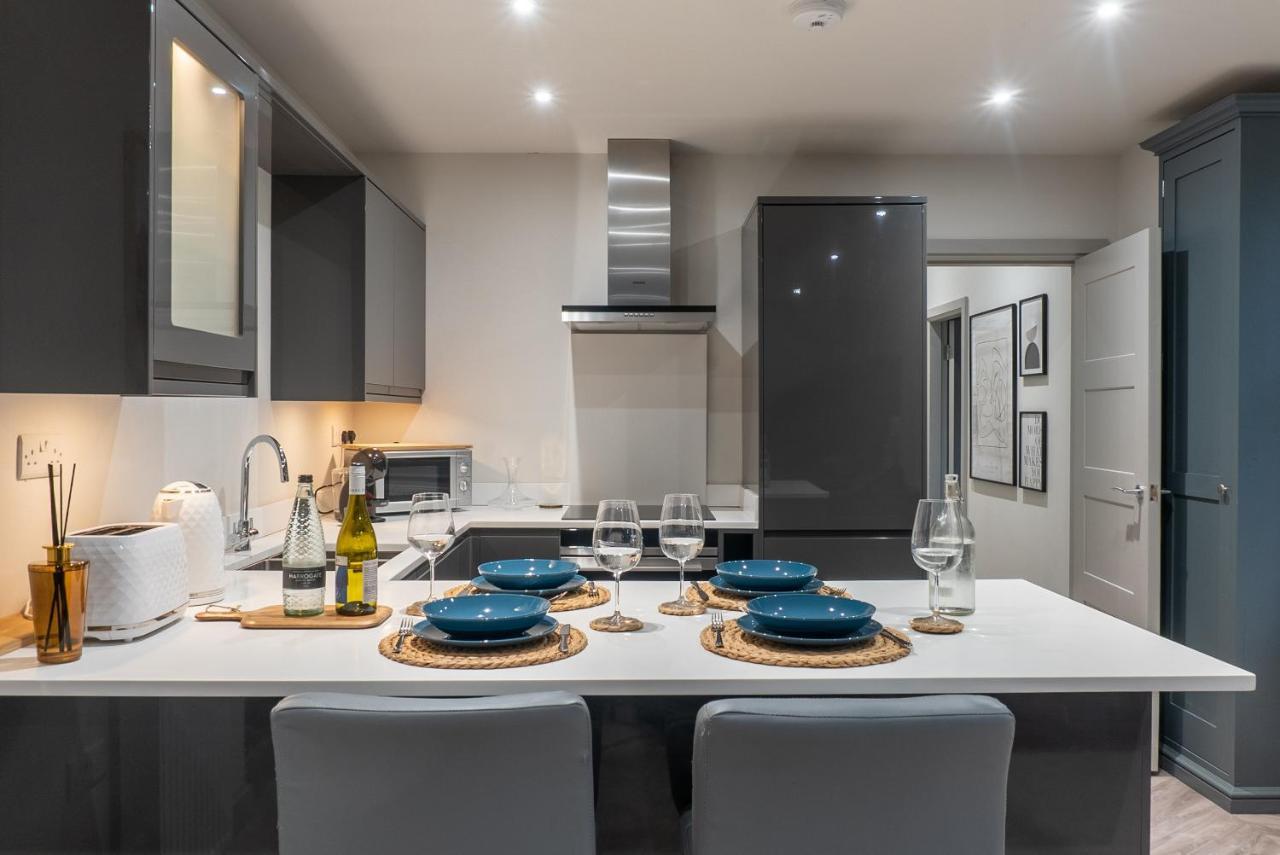 Spring Mount Huge Luxury Full Apartment- Harrogate Centre-Two Extremely Comfy Kingsize Bedrooms-Fully Equipped Modern Kitchen-Cosy Living Room With Huge Tv Esterno foto